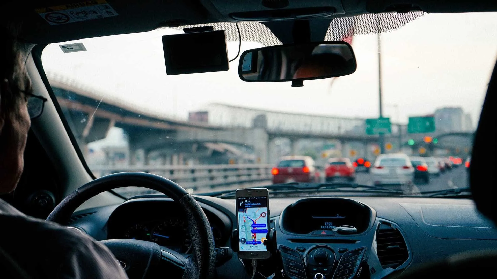 pgr-e-contra-vinculo-trabalhista-entre-motoristas-e-aplicativos
