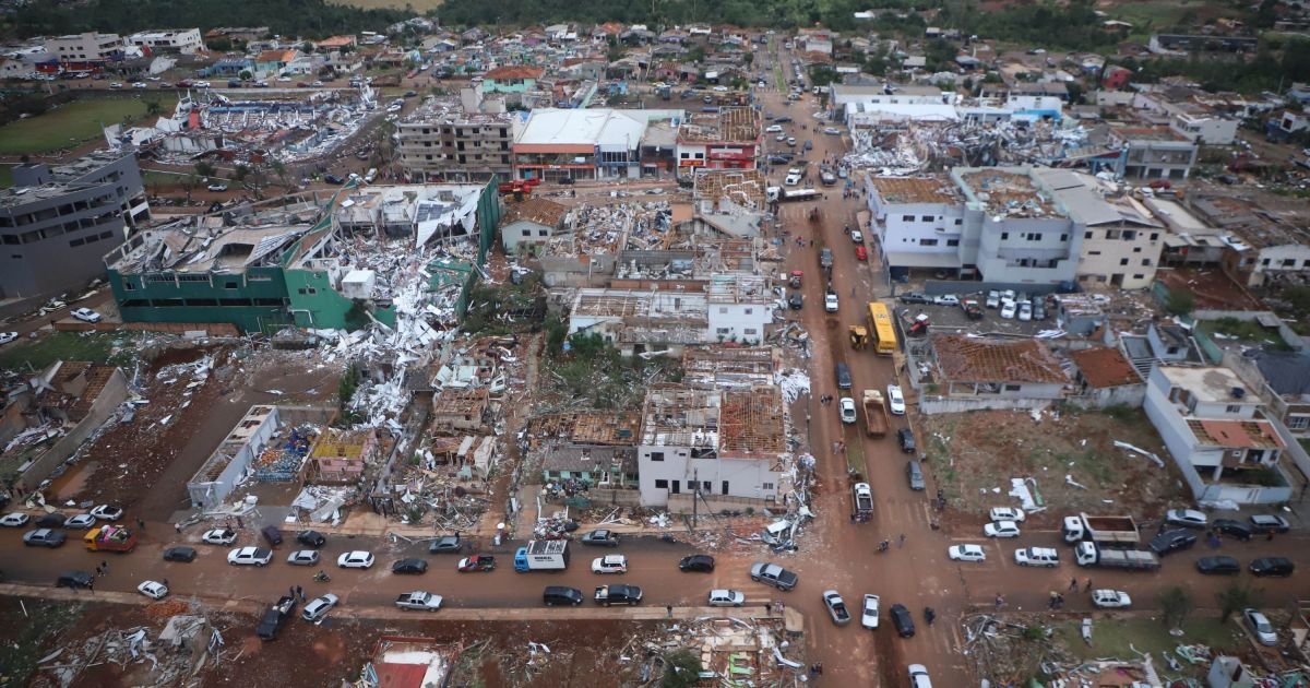 governo-do-parana-decreta-luto-oficial-de-tres-dias-apos-tornado-no-estado