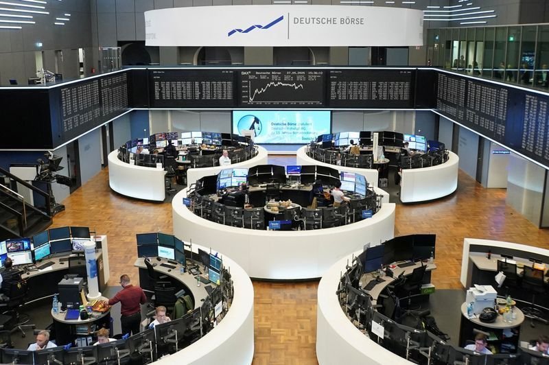 bolsas-da-europa-fecham-em-alta-impulsionadas-por-bancos-e-mineradoras