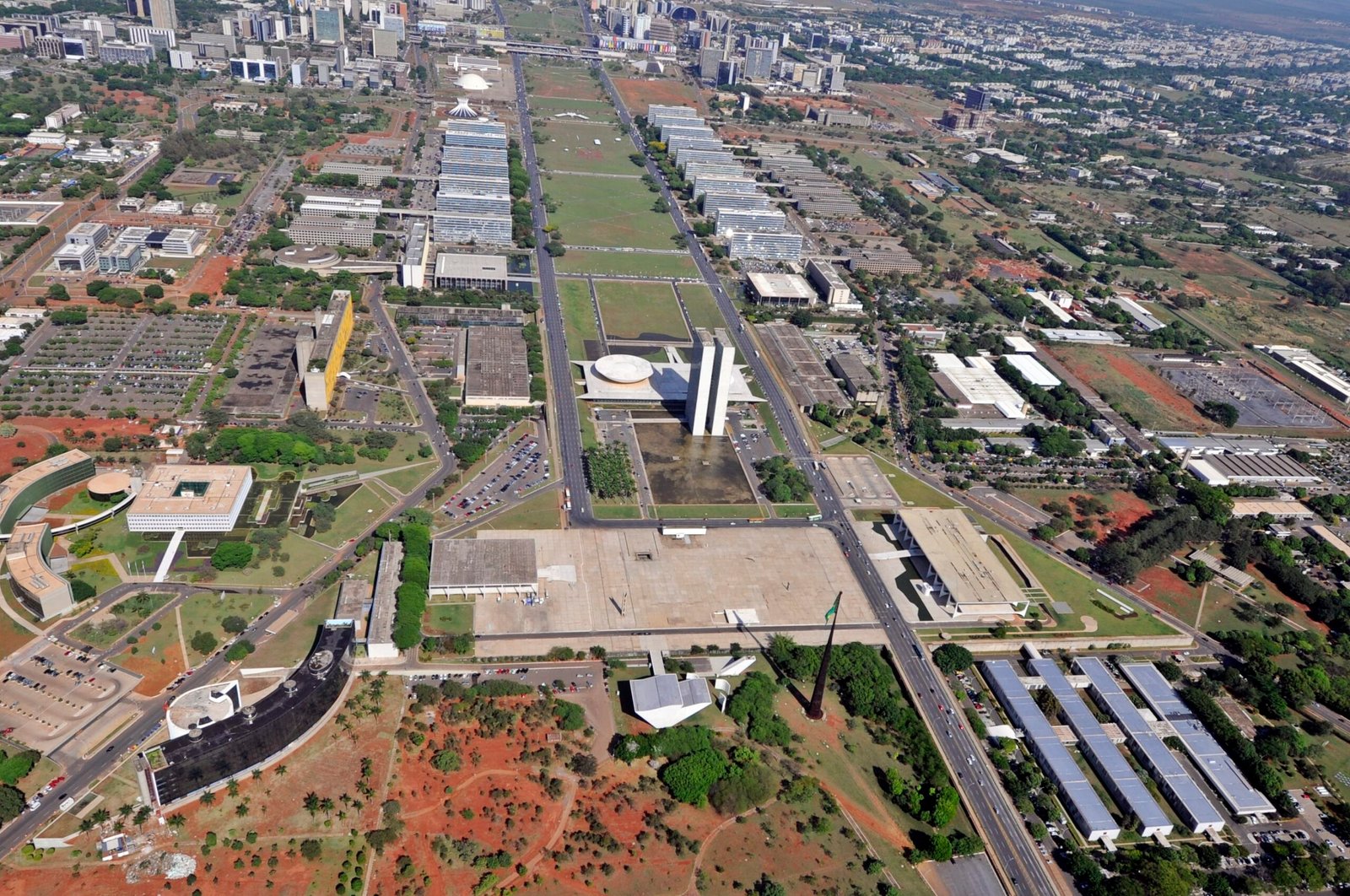enquanto-minas-chora-por-seus-mortos,-poderes-da-republica-negociam-transicao-dos-penduricalhos
