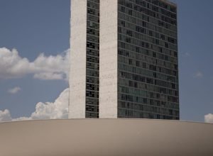 parlamentares-aprovam-aumento-do-fundo-eleitoral-para-r$-4,9-bi